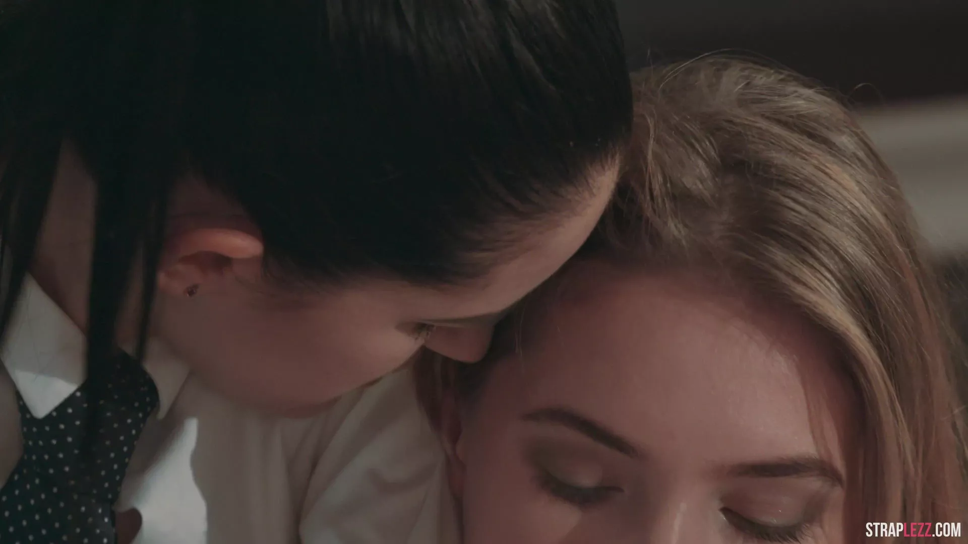 College Girls Mia Reese And Mia Have Fun With Dildos Mia Mia Reese